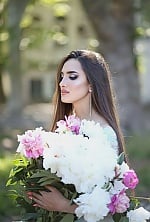 Ukrainian mail order bride Elena from Kiev with brunette hair and brown eye color - image 4