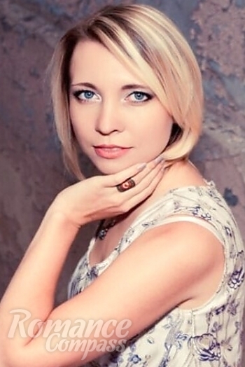 Ukrainian mail order bride Marina from Poltava with blonde hair and grey eye color - image 1