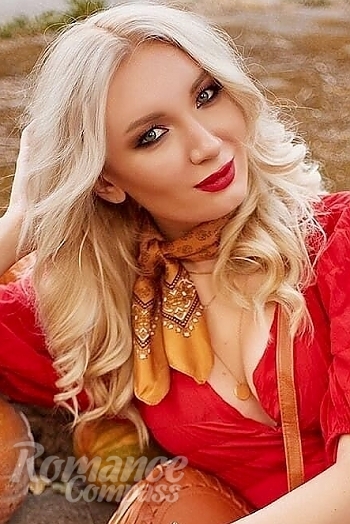 Ukrainian mail order bride Alina from Severodonetsk with blonde hair and blue eye color - image 1