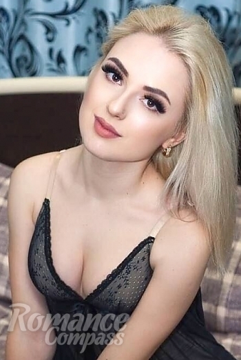 Ukrainian mail order bride Alina from Starobelsk with blonde hair and brown eye color - image 1