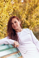 Ukrainian mail order bride Julia from Mariupol with brunette hair and green eye color - image 3