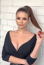 Ukrainian mail order bride Alina from Saint-Petersburg with light brown hair and green eye color - image 9