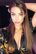 Ukrainian mail order bride Alina from Saint-Petersburg with light brown hair and green eye color - image 3