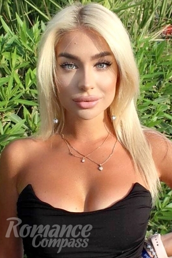 Ukrainian mail order bride Valeriia from Kiev with blonde hair and green eye color - image 1