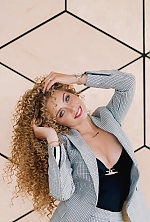 Ukrainian mail order bride Victoria from Kiev with light brown hair and green eye color - image 4