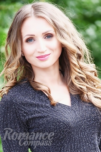 Ukrainian mail order bride Elena from Khmelnytskyi with light brown hair and grey eye color - image 1