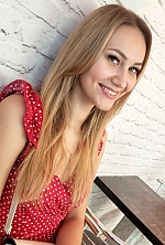 Ukrainian mail order bride Tatiana from Rovno with light brown hair and green eye color - image 23