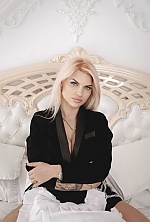 Ukrainian mail order bride Valentina from Kiev with blonde hair and green eye color - image 4