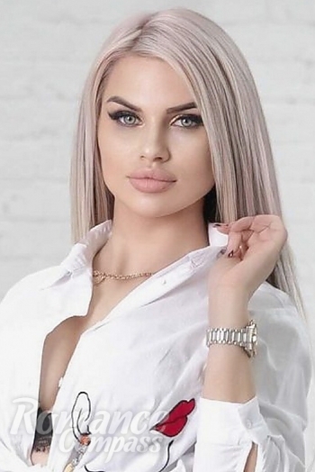 Ukrainian mail order bride Valentina from Kiev with blonde hair and green eye color - image 1