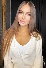 Ukrainian mail order bride Nadezhda from Tambov with brunette hair and hazel eye color - image 2