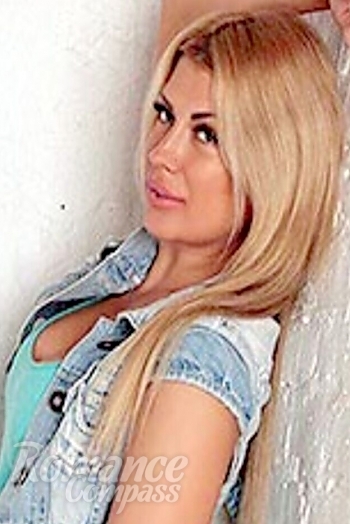 Ukrainian mail order bride Natalya from Lugansk with blonde hair and green eye color - image 1
