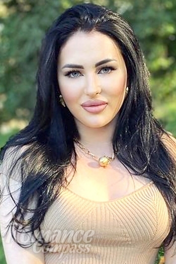 Ukrainian mail order bride Alyona from Moscow with black hair and blue eye color - image 1