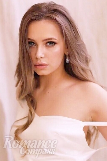 Ukrainian mail order bride Anna from St Petersburg with light brown hair and grey eye color - image 1