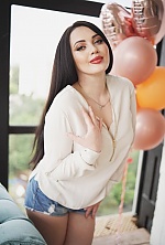 Ukrainian mail order bride Maryna from Kharkiv with brunette hair and green eye color - image 3