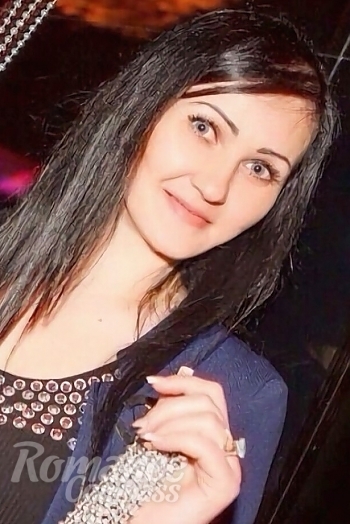 Ukrainian mail order bride Olga from Kharkov with brunette hair and green eye color - image 1