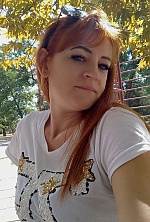 Ukrainian mail order bride Alyona from Kiev with red hair and green eye color - image 3