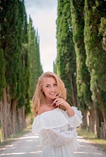 Ukrainian mail order bride Elena from Rome with blonde hair and green eye color - image 2