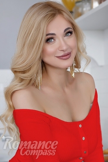 Ukrainian mail order bride Irina from Boyarka with blonde hair and green eye color - image 1