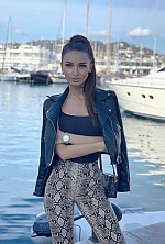 Ukrainian mail order bride Mariya from Kiev with light brown hair and brown eye color - image 4