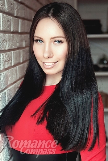 Ukrainian mail order bride Nataliia from Kharkiv with light brown hair and blue eye color - image 1