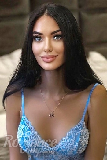 Ukrainian mail order bride Ekaterina from Moscow with brunette hair and blue eye color - image 1