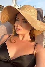 Ukrainian mail order bride Victoria from Dubai with light brown hair and green eye color - image 6