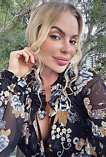 Ukrainian mail order bride Julia from Kiev with blonde hair and brown eye color - image 5
