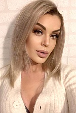 Ukrainian mail order bride Klaudia from Warsaw with blonde hair and green eye color - image 3
