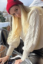 Ukrainian mail order bride Carolina from Bogota with blonde hair and green eye color - image 8