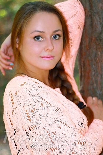 Ukrainian mail order bride Katerina from Cherkassy with light brown hair and green eye color - image 1