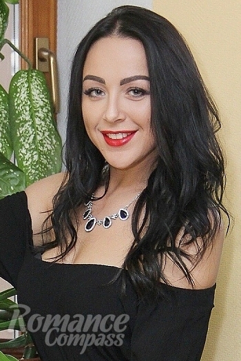 Ukrainian mail order bride Lidiya from Cherkassy with brunette hair and green eye color - image 1