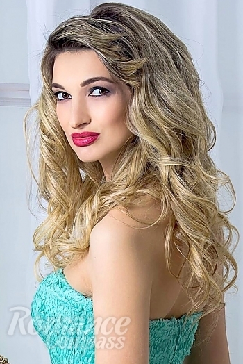 Ukrainian mail order bride Elena from Kiev with blonde hair and hazel eye color - image 1