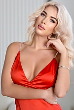 Ukrainian mail order bride Olena from Kiev with blonde hair and green eye color - image 4