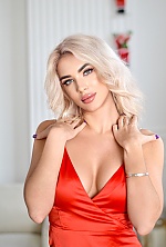 Ukrainian mail order bride Olena from Kiev with blonde hair and green eye color - image 5