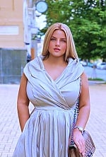 Ukrainian mail order bride Alina from Geneva with blonde hair and green eye color - image 9
