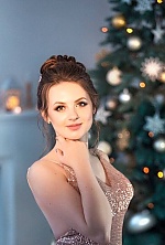 Ukrainian mail order bride Snizhana from Sumy with auburn hair and green eye color - image 4