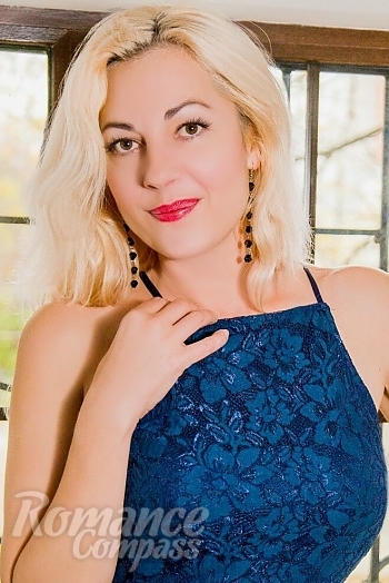 Ukrainian mail order bride Anna from Kremenchug with blonde hair and hazel eye color - image 1