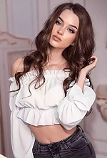 Ukrainian mail order bride Karyna from Kiev with brunette hair and grey eye color - image 2