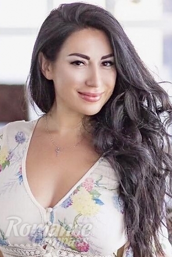 Ukrainian mail order bride Angelika from Mariupol with brunette hair and brown eye color - image 1