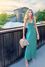 Ukrainian mail order bride Victoria from Vienna with light brown hair and hazel eye color - image 11