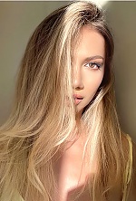 Ukrainian mail order bride Victoria from Munich with light brown hair and hazel eye color - image 7
