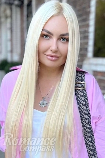 Ukrainian mail order bride Anastasia from Kryvyi Rih with blonde hair and green eye color - image 1