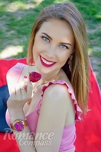 Ukrainian mail order bride Elena from Sochi with light brown hair and blue eye color - image 1