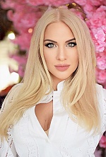 Ukrainian mail order bride Anna from Warsaw with blonde hair and green eye color - image 2