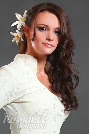 Ukrainian mail order bride Svetlana from Khmelnitskiy with brunette hair and hazel eye color - image 1