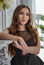 Ukrainian mail order bride Maria from Sloviansk with light brown hair and brown eye color - image 3