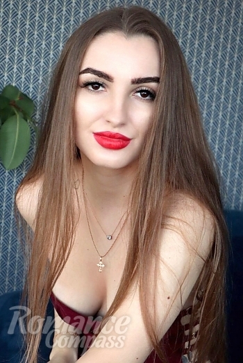Ukrainian mail order bride Irina from Kiev with brunette hair and brown eye color - image 1