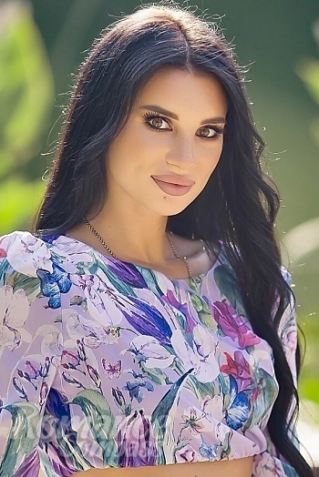 Ukrainian mail order bride Kateryna from Kharkiv with black hair and brown eye color - image 1