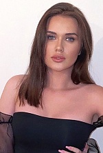 Ukrainian mail order bride Zlata from Kiev with brunette hair and green eye color - image 5