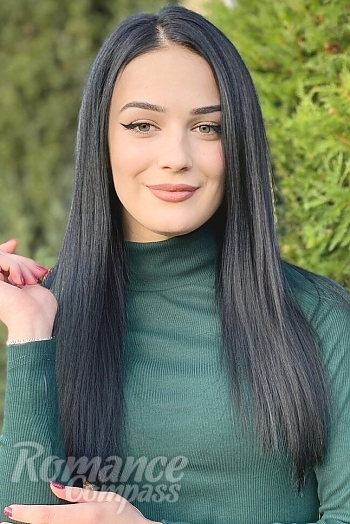 Ukrainian mail order bride Alina from Cherkassy with black hair and green eye color - image 1
